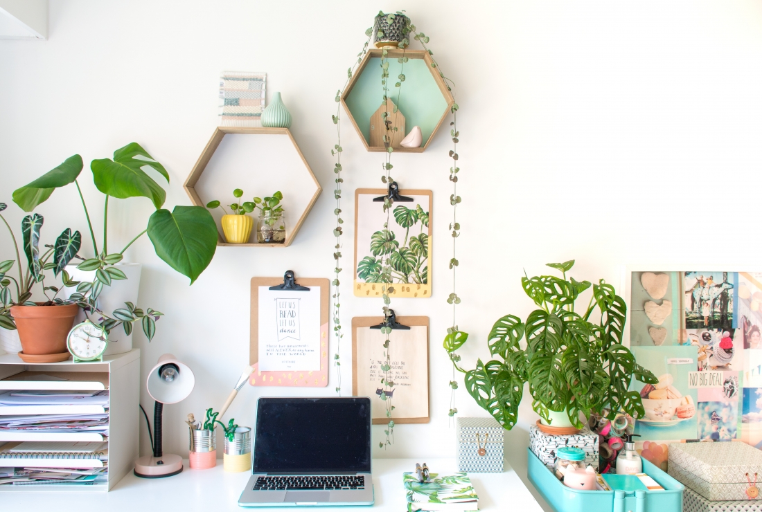 Home-office-aangepast-2-2-van-1[1] how to design your home office for productivity - Home office aangepast 2 2 van 11 - How to Design Your Home Office for Productivity
