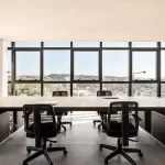 kancelarijski trendovi - 13 office trends classic 1 150x150 - Kancelarijski trendovi 2022: Dizajnerske ideje za modernu kancelariju